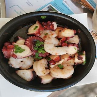 Pulpo Al Ajillo Con Gambas
