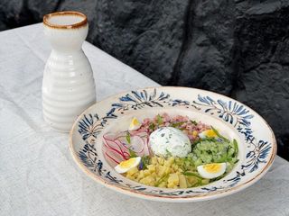 Окрошка з мортаделою та prosecco