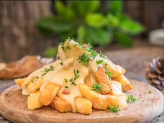 Картопля фрі з Пармезаном та Моцареллою (200г)