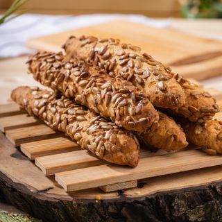 Гризини от спелта със слънчогледови и ленени семена