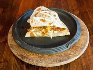 Quesadilla con carne assada