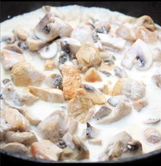 Куриное филе с грибами