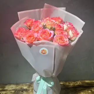 Букет из 15 роз Джумилия