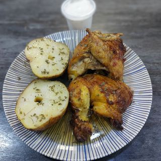 1/2 pollo ,patatas y all i oli