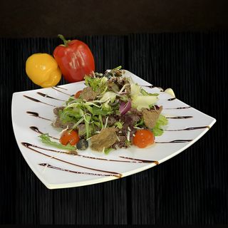 Салат с рукколой