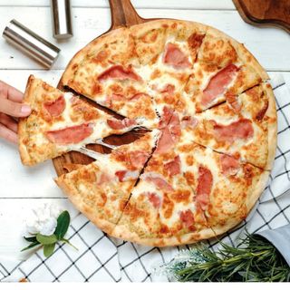 Pizza De Jamón (32 Cm.)