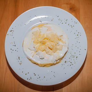 Pura sa pavlakom i dvije vrste sira