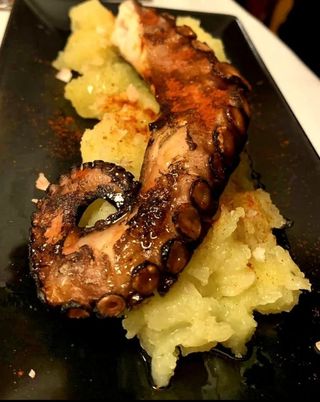 Pata De Pulpo A La Brasa
