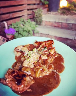 Свински стекчета с манатарки (350г)