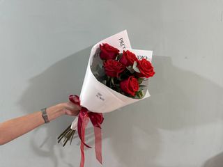 5 წითელი ეკვადორის ვარდი