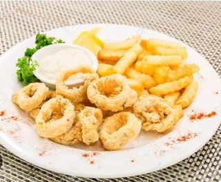 Calamares Fritos Con Tártara