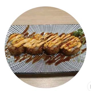 124. Uramaki frito (8 pzs.)