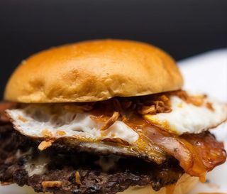 48. Burger La Completa