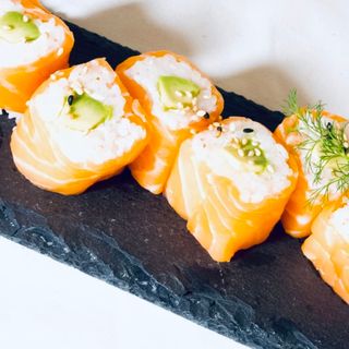 931-PINKY SALMON ROLL (6 PCS)  D