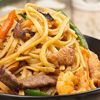 Tallarines Fritos Tres Delicias