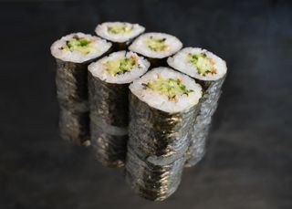 Cucumber & Sesame Maki (120g)