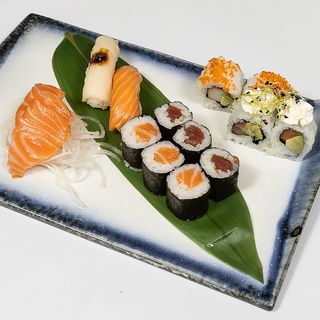 110.- Moriawase, Sushi, Maki y Sashimi