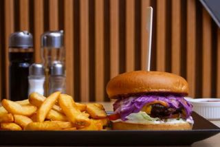 Burger parol cu cartofi