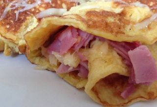 Палачинка с шунка, кашкавал и масло