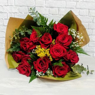 Ramo Clásico de 12 Rosas Rojas