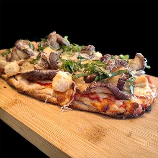 Pizza Regina De Berenjena (Masa Artesanal)