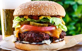 Samourai Burger cu cartofi prajiti