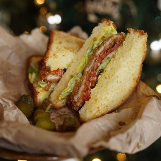 Сендвіч з курячим шніцелем 