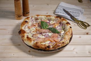 Pizza Panna e Salmone Ø 32cm