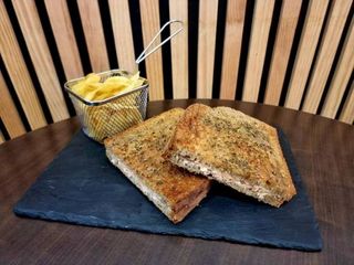 Tosta de Salmão e Queijo Creme