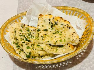 Chilly garlic naan