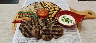 Агнешки кюфтенца с гарнитура  (450г)