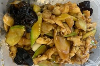 71. Свинско със зеленчуци (800г)