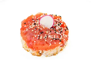 138. Tartare tonno con riso sotto