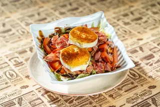 Ensalada De Queso De Cabra