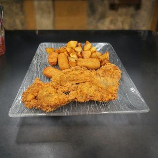 Escalopa De Llom Amb Croquetes, Nuggets I Patates