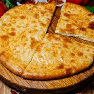 Khachapuri in Imiretian style