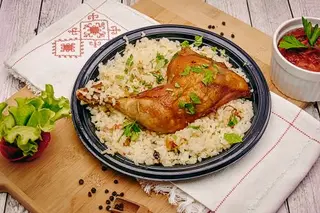 Пилешки бут с ориз (450г)