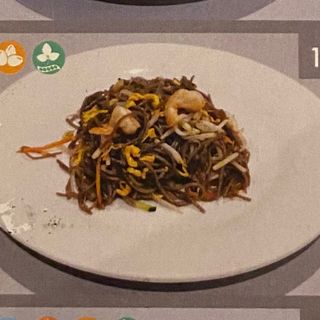 Yaki soba saltato con gamberi e verdure