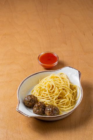 Спагетти с мясными шариками (200г)