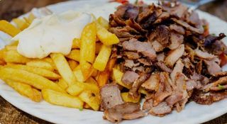 Plato de patata con carne