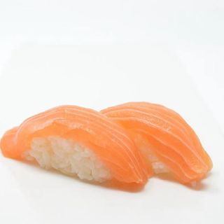 69.Nigiri salmone