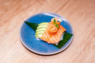 105. Chirashi De Salmón