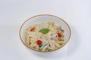 Паста с курицей и грибами (440 г)