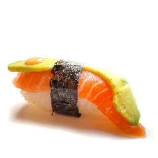 6-Nigiri De Salmón Y Aguacate (2 Pzs.)