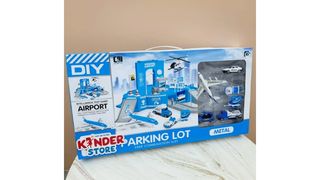 Паркинг Аэропорт в комплекте 5 машинок