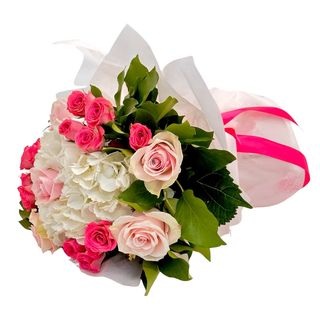 Buchet hortensie alba si trandafiri roz