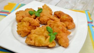 Polędwiczki drobiowe w ciescie naleśnikowym + zupa dnia