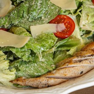 Цезарь с курицей