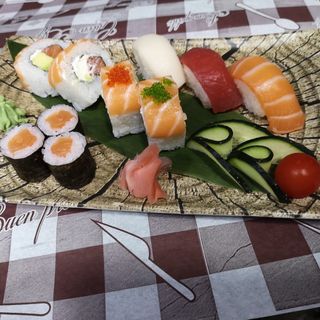 M11. Sushi Mixto Para 1 Persona (10 Pzs.)