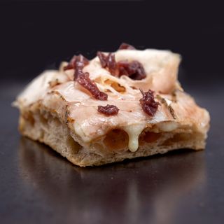 Porchetta pecorino e cipolla caramellata